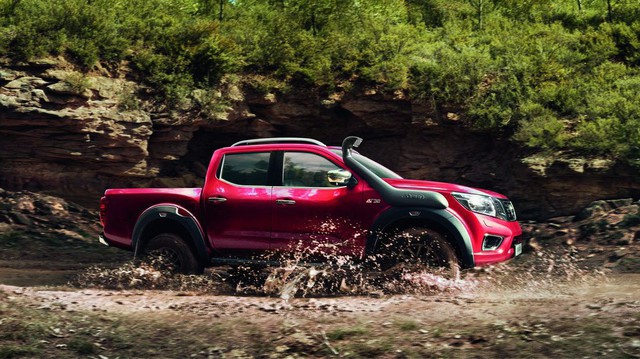 Ra mắt Nissan Navara AT32 - Bán tải dạng "hardcore" cho dân VOC, KOP hay cả KOK