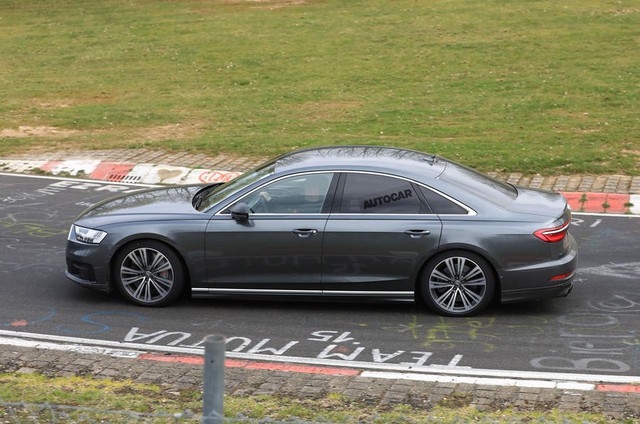 Audi S8 sắp ra mắt với động cơ V8 lấy từ Porsche Panamera Turbo - Ảnh 4. Audi S8 sắp ra mắt với động cơ V8 lấy từ Porsche Panamera Turbo - Ảnh 4.
