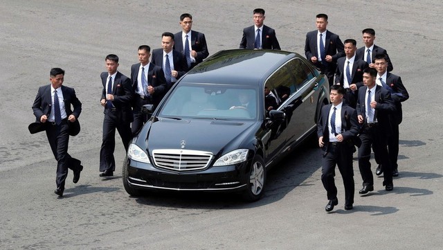 Khám phá bộ đôi Mercedes-Benz bọc thép của lãnh đạo Triều Tiên và tổng thống Hàn Quốc - Ảnh 1.