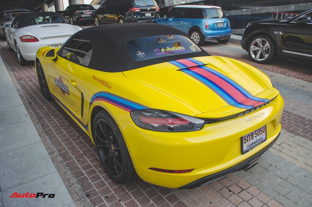 Dàn xe thể thao Porsche sặc sỡ như tắc kè hoa tụ tập tại Bangkok - Ảnh 18.