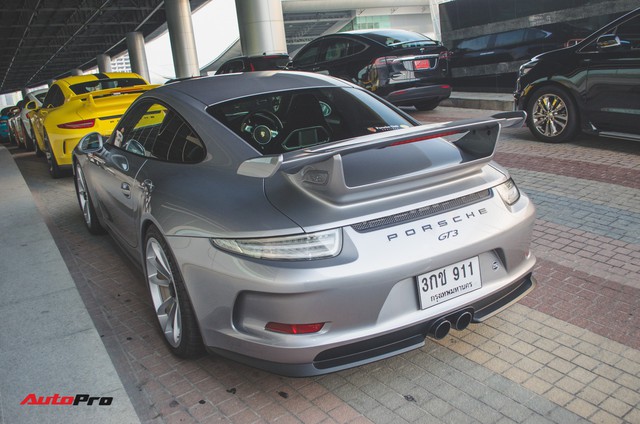 Dàn xe thể thao Porsche sặc sỡ như tắc kè hoa tụ tập tại Bangkok - Ảnh 22.