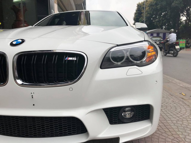 BMW 520i 2016 độ bodykit M5, lăn bánh 17.000km rao bán lại giá 1,7 tỷ đồng - Ảnh 2.