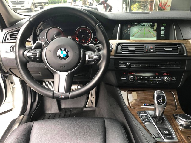 BMW 520i 2016 độ bodykit M5, lăn bánh 17.000km rao bán lại giá 1,7 tỷ đồng - Ảnh 10.