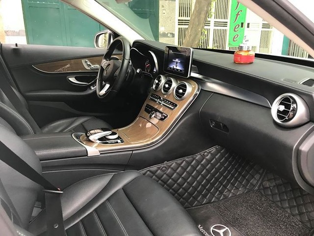 Mercedes-Benz C250 2015 lăn bánh 26.000km có giá ngang BMW 320i mới - Ảnh 7.