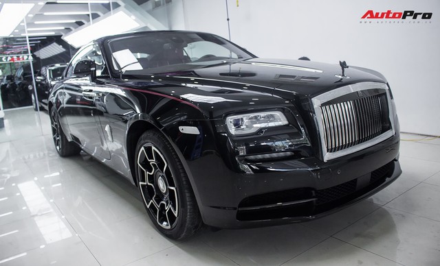 Bên trong Rolls-Royce Wraith Black Badge thứ 2 tại Việt Nam có gì? - Ảnh 1.