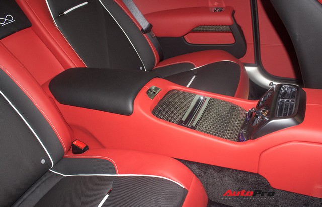 Bên trong Rolls-Royce Wraith Black Badge thứ 2 tại Việt Nam có gì? - Ảnh 23. Bên trong Rolls-Royce Wraith Black Badge thứ 2 tại Việt Nam có gì? - Ảnh 23.