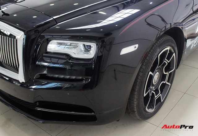 Bên trong Rolls-Royce Wraith Black Badge thứ 2 tại Việt Nam có gì? - Ảnh 4.