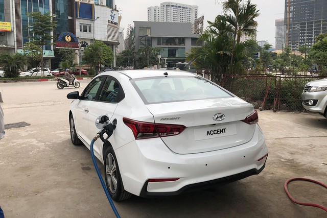 Hyundai Accent 2018 xuất hiện tại Hà Nội, lộ trang bị trước ngày ra mắt - Ảnh 3.