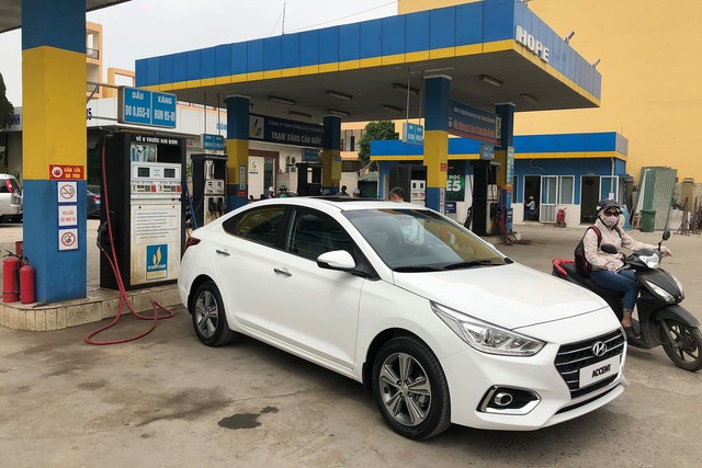 Hyundai Accent 2018 xuất hiện tại Hà Nội, lộ trang bị trước ngày ra mắt - Ảnh 1.