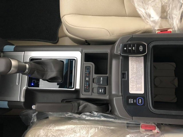 Toyota Land Cruiser Prado VX 2018 “full option” giá gần 3 tỷ đồng tại Việt Nam - Ảnh 7. Toyota Land Cruiser Prado VX 2018 “full option” giá gần 3 tỷ đồng tại Việt Nam - Ảnh 7.