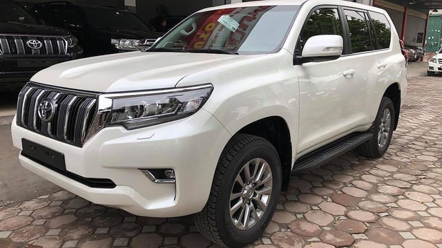 Toyota Land Cruiser Prado VX 2018 “full option” giá gần 3 tỷ đồng tại Việt Nam