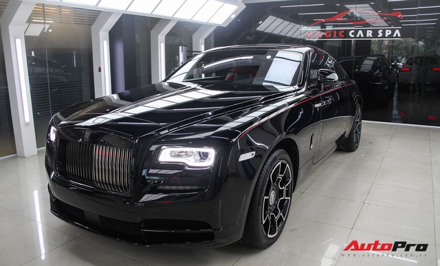Trọn bộ ảnh Rolls-Royce Wraith Black Badge nhập Trung Đông mới về Việt Nam - Ảnh 1.