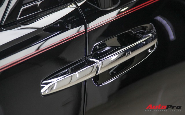 Trọn bộ ảnh Rolls-Royce Wraith Black Badge nhập Trung Đông mới về Việt Nam - Ảnh 8. Trọn bộ ảnh Rolls-Royce Wraith Black Badge nhập Trung Đông mới về Việt Nam - Ảnh 8.