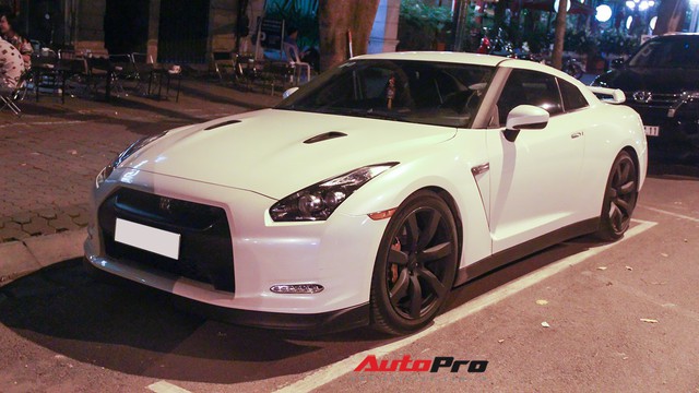 “Siêu xe giá rẻ” Nissan GT-R xuất hiện tại Hà Nội