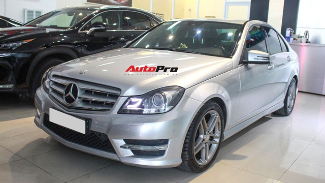 Mercedes-Benz C300 AMG 2010 đi hơn 100.000km rao bán lại giá gần 700 triệu đồng