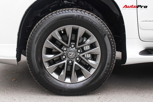 Lexus GX460 Sport 2018 nhập Mỹ giá gần 6 tỷ đồng về Việt Nam - Ảnh 15. Lexus GX460 Sport 2018 nhập Mỹ giá gần 6 tỷ đồng về Việt Nam - Ảnh 15.