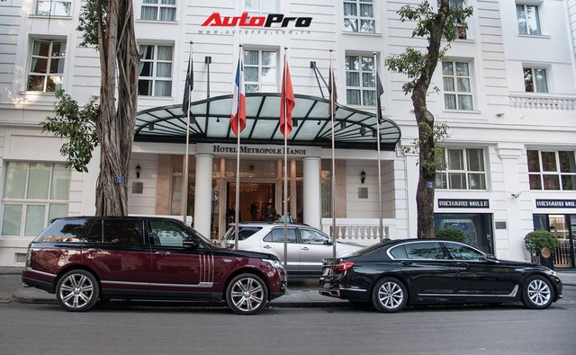 Trào lưu chơi xe 2 màu phong cách Range Rover SVAutobiography của dân chơi Việt - Ảnh 3. Trào lưu chơi xe 2 màu phong cách Range Rover SVAutobiography của dân chơi Việt - Ảnh 3.