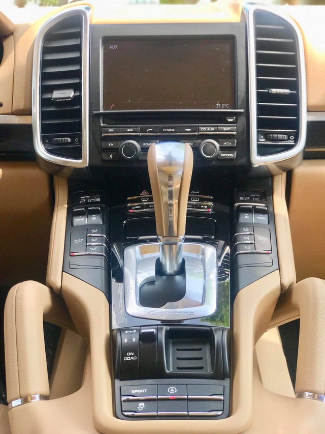 Không thể mua Porsche mới với 2,8 tỷ đồng thì có thể chọn Cayenne 2013 nhiều option và đi hơn 44.000km - Ảnh 16. Không thể mua Porsche mới với 2,8 tỷ đồng thì có thể chọn Cayenne 2013 nhiều option và đi hơn 44.000km - Ảnh 16.