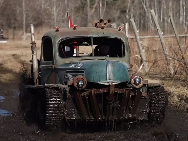 Dân chơi biến xe tăng thành ô tô để chuyên off-road - Ảnh 2. Dân chơi biến xe tăng thành ô tô để chuyên off-road - Ảnh 2.