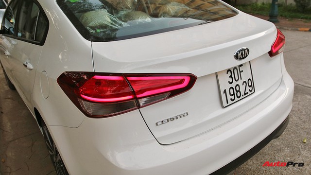 Giá thấp hơn nhưng Kia Cerato lại có những trang bị “ăn đứt” Toyota Vios - Ảnh 4. Giá thấp hơn nhưng Kia Cerato lại có những trang bị “ăn đứt” Toyota Vios - Ảnh 4.