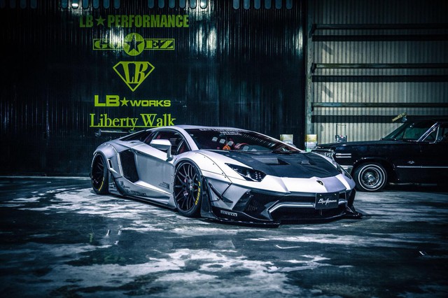 Chiêm ngưỡng Lamborghini Aventador độ kit phiên bản giới hạn từ Liberty Walk sắp xuất hiện tại Việt Nam - Ảnh 3.