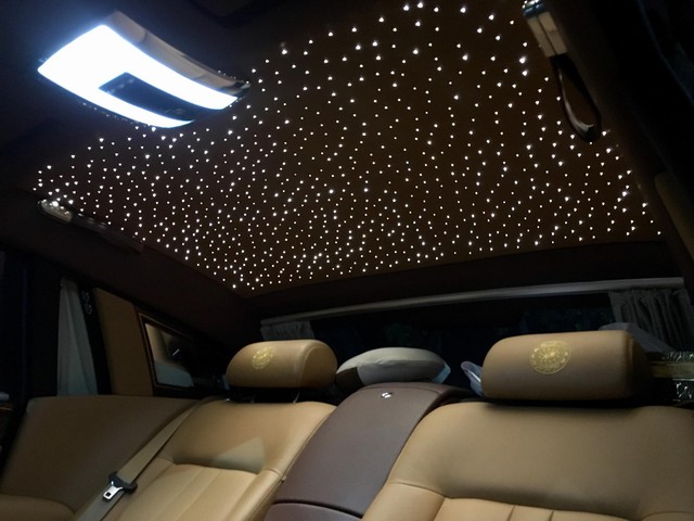 Rolls-Royce Phantom Lửa Thiêng và Maybach 62S của đại gia Hà Nội ngao du tại Huế - Ảnh 8. Rolls-Royce Phantom Lửa Thiêng và Maybach 62S của đại gia Hà Nội ngao du tại Huế - Ảnh 8.