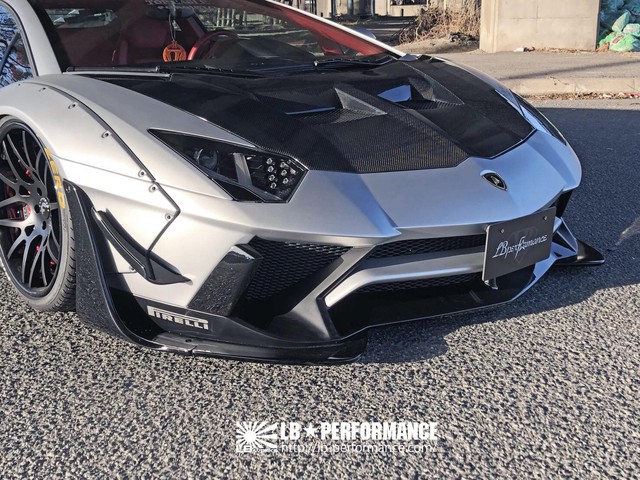 Chiêm ngưỡng Lamborghini Aventador độ kit phiên bản giới hạn từ Liberty Walk sắp xuất hiện tại Việt Nam - Ảnh 4.