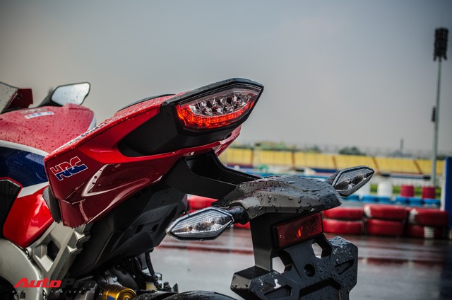 Honda CBR1000RR Fireblade SP chính hãng giá gần 680 triệu đồng cho biker Việt - Ảnh 10.