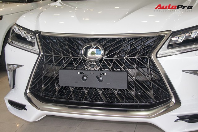 Khám phá chi tiết Lexus LX570 Super Sport 2018 giá gần 10 tỷ đồng tại Việt Nam - Ảnh 8. Khám phá chi tiết Lexus LX570 Super Sport 2018 giá gần 10 tỷ đồng tại Việt Nam - Ảnh 8.