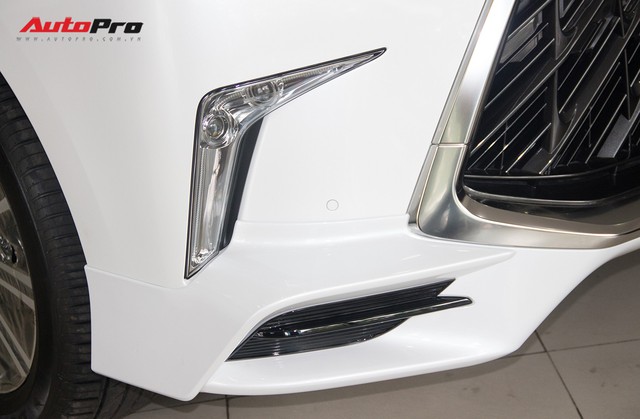 Khám phá chi tiết Lexus LX570 Super Sport 2018 giá gần 10 tỷ đồng tại Việt Nam - Ảnh 11. Khám phá chi tiết Lexus LX570 Super Sport 2018 giá gần 10 tỷ đồng tại Việt Nam - Ảnh 11.