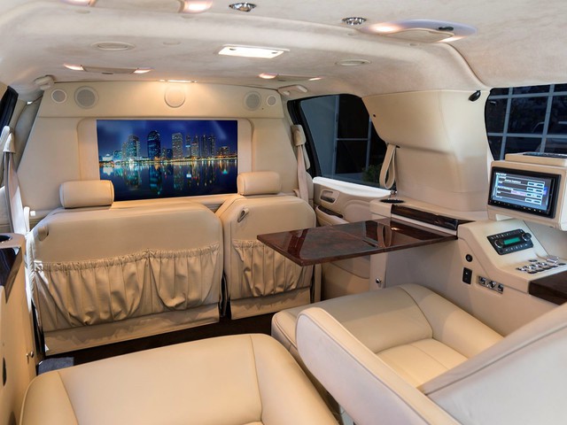 Không đủ tiền mua Rolls-Royce Cullinan thì đây là 5 lựa chọn rẻ hơn - Ảnh 10. Không đủ tiền mua Rolls-Royce Cullinan thì đây là 5 lựa chọn rẻ hơn - Ảnh 10.