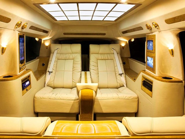 Không đủ tiền mua Rolls-Royce Cullinan thì đây là 5 lựa chọn rẻ hơn - Ảnh 11. Không đủ tiền mua Rolls-Royce Cullinan thì đây là 5 lựa chọn rẻ hơn - Ảnh 11.