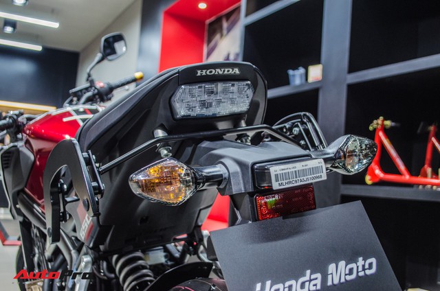 Honda CB650F giá 226 triệu đồng có gì để thuyết phục biker Việt? - Ảnh 9. Honda CB650F giá 226 triệu đồng có gì để thuyết phục biker Việt? - Ảnh 9.