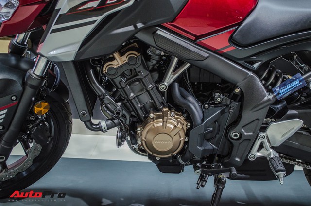 Honda CB650F giá 226 triệu đồng có gì để thuyết phục biker Việt? - Ảnh 8. Honda CB650F giá 226 triệu đồng có gì để thuyết phục biker Việt? - Ảnh 8.
