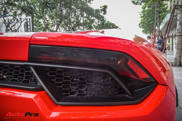 Lamborghini Huracan của đại gia đồng hồ Hà Nội bất ngờ xuất hiện tại Sài Gòn - Ảnh 9.