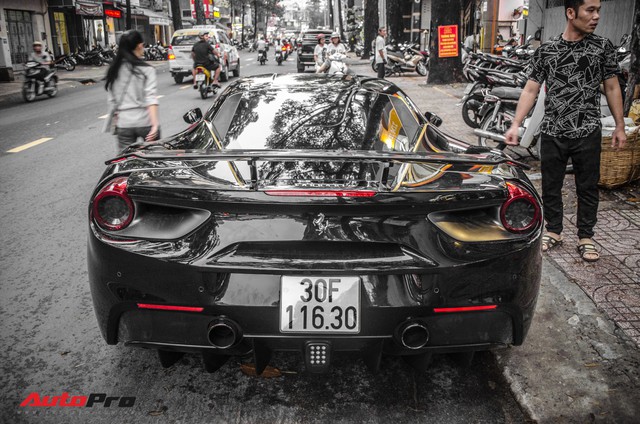 Ferrari 488 GTB màu đen biển số Hà Nội di cư vào Sài Gòn dự hành trình Tây Nguyên - Ảnh 3.