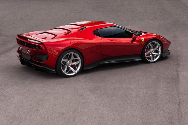 Ra mắt Ferrari SP38 - Siêu xe có 1-0-2 cho đại gia nhiều của lắm tiền - Ảnh 3. Ra mắt Ferrari SP38 - Siêu xe có 1-0-2 cho đại gia nhiều của lắm tiền - Ảnh 3.