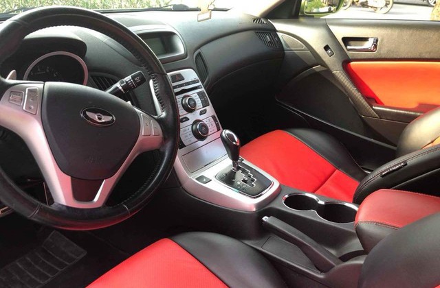 Xe thể thao bình dân Hyundai Genesis độ kiểu Aston Martin giá 485 triệu đồng - Ảnh 2. Xe thể thao bình dân Hyundai Genesis độ kiểu Aston Martin giá 485 triệu đồng - Ảnh 2.