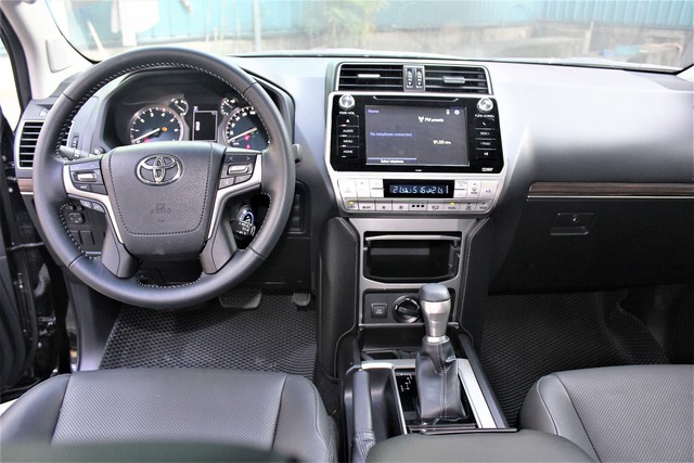 Toyota Land Cruiser Prado VX 2018 bản “full option” chạy lướt 7.000 km giá hơn 2,8 tỷ đồng - Ảnh 8.