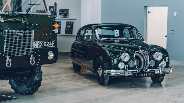 Đây là kho tàng xe cổ bí mật của Jaguar Land Rover - Ảnh 4.