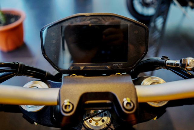 Ducati Monster 821 2018 giá 400 triệu đồng cho biker Việt - Ảnh 3.