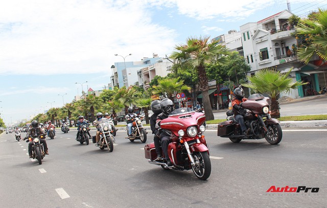 Chùm ảnh hơn 100 xe Harley-Davidson diễu hành, vượt đèo Hải Vân - Ảnh 3.