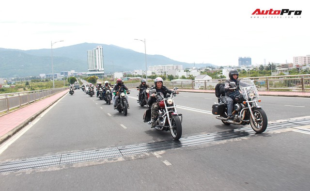 Chùm ảnh hơn 100 xe Harley-Davidson diễu hành, vượt đèo Hải Vân - Ảnh 11.