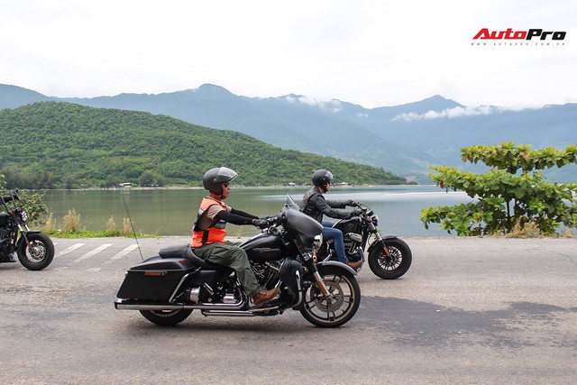 Chùm ảnh hơn 100 xe Harley-Davidson diễu hành, vượt đèo Hải Vân - Ảnh 37.