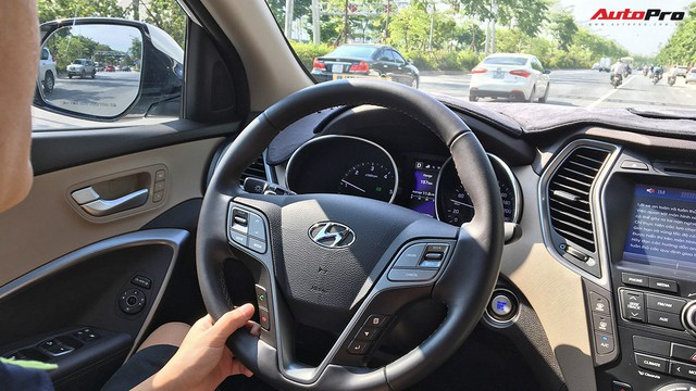 Người dùng Hyundai Santa Fe CKD lắp thêm công nghệ đã bị cắt bỏ: Đáng nâng cấp - Ảnh 1.