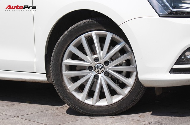 Đánh giá Volkswagen Jetta: Chất Đức đeo bảng giá Toyota Altis - Ảnh 8.