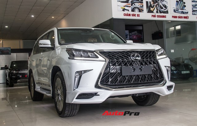 Những mẫu xe SUV hạng sang có tầm giá khoảng 10 tỷ đồng tại Việt Nam - Ảnh 2. Những mẫu xe SUV hạng sang có tầm giá khoảng 10 tỷ đồng tại Việt Nam - Ảnh 2.
