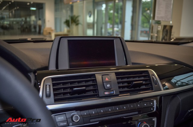 Khám phá BMW 320i độ gói M Performance chính hãng trị giá hơn 400 triệu đồng - Ảnh 12.