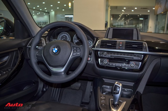 Khám phá BMW 320i độ gói M Performance chính hãng trị giá hơn 400 triệu đồng - Ảnh 2.
