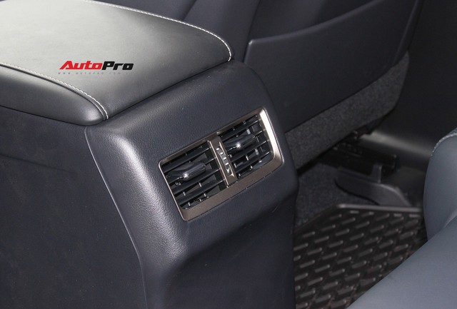 Đánh giá nhanh Lexus RX 350L: Bỏ thêm 1 tỷ đồng nhận được thêm gì so với bản tiêu chuẩn? - Ảnh 12. Đánh giá nhanh Lexus RX 350L: Bỏ thêm 1 tỷ đồng nhận được thêm gì so với bản tiêu chuẩn? - Ảnh 12.